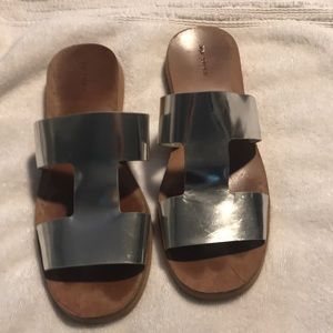 Via Spiga silver Blanka sandal size 9.5. Runs wide